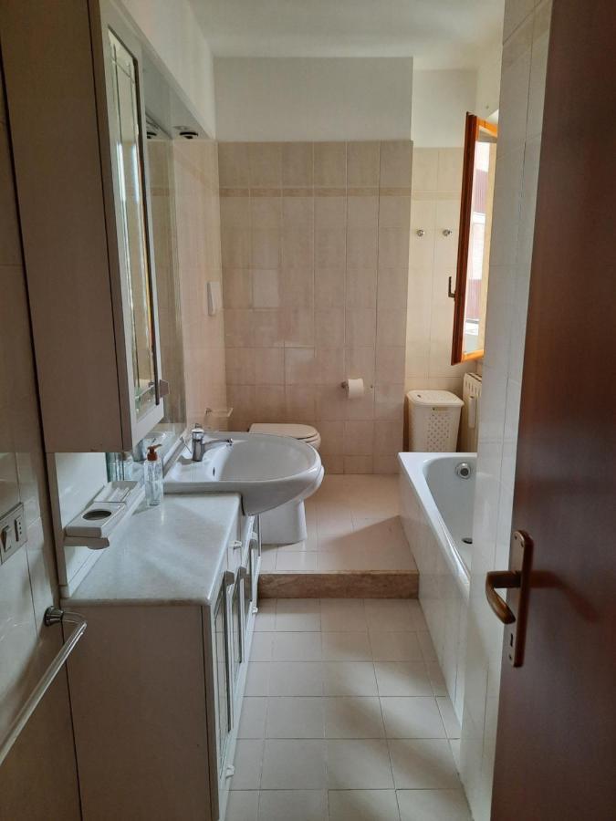 Appartamento Confortevole E Ben Servito San Mariano Екстериор снимка